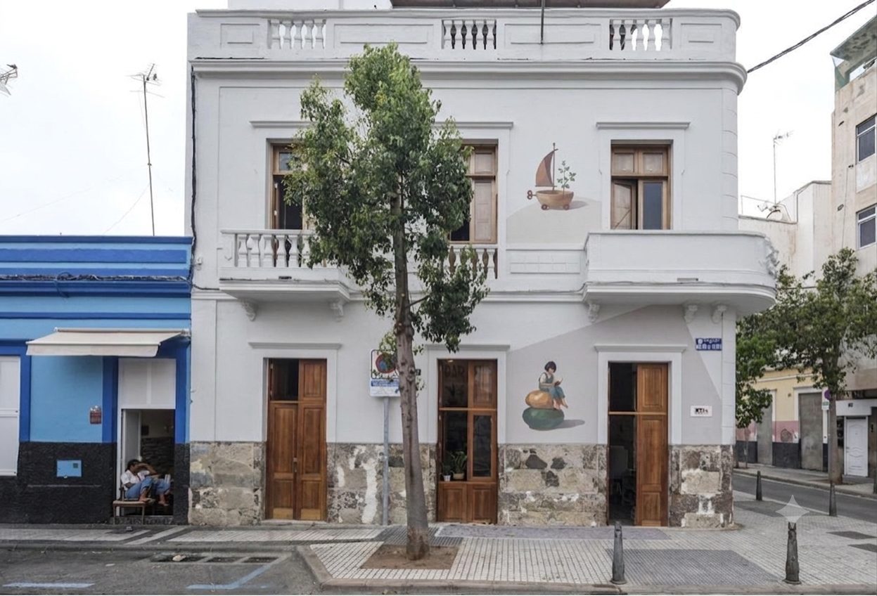 Casa M rehabilitada vista desde la esquina